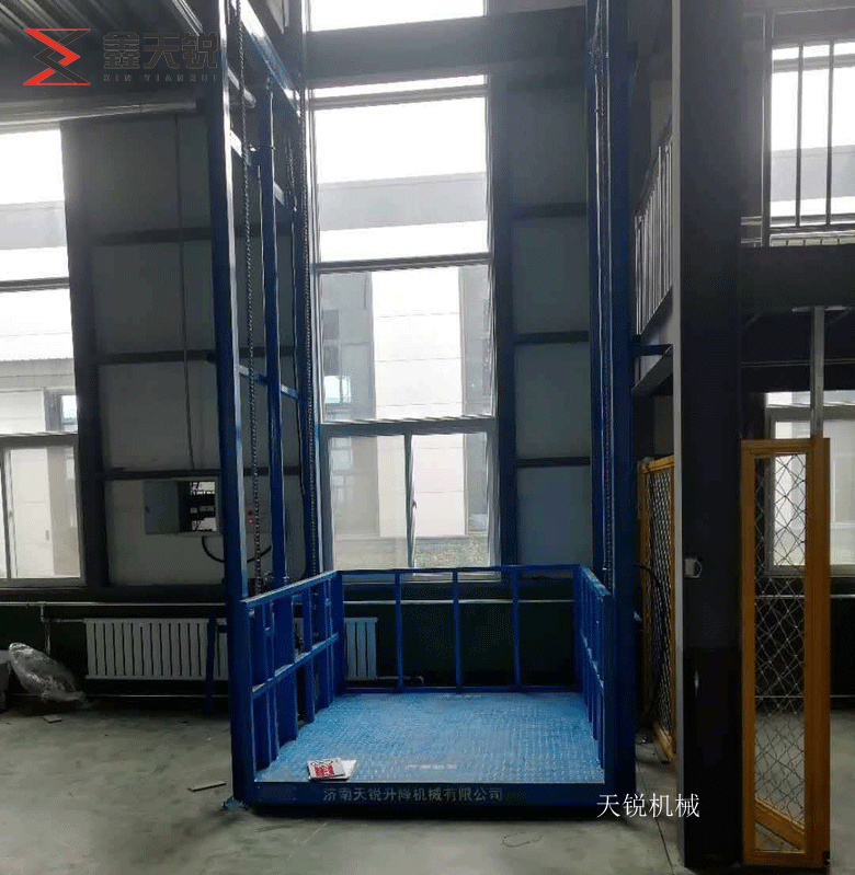 可克达拉导轨式升降机验收合格