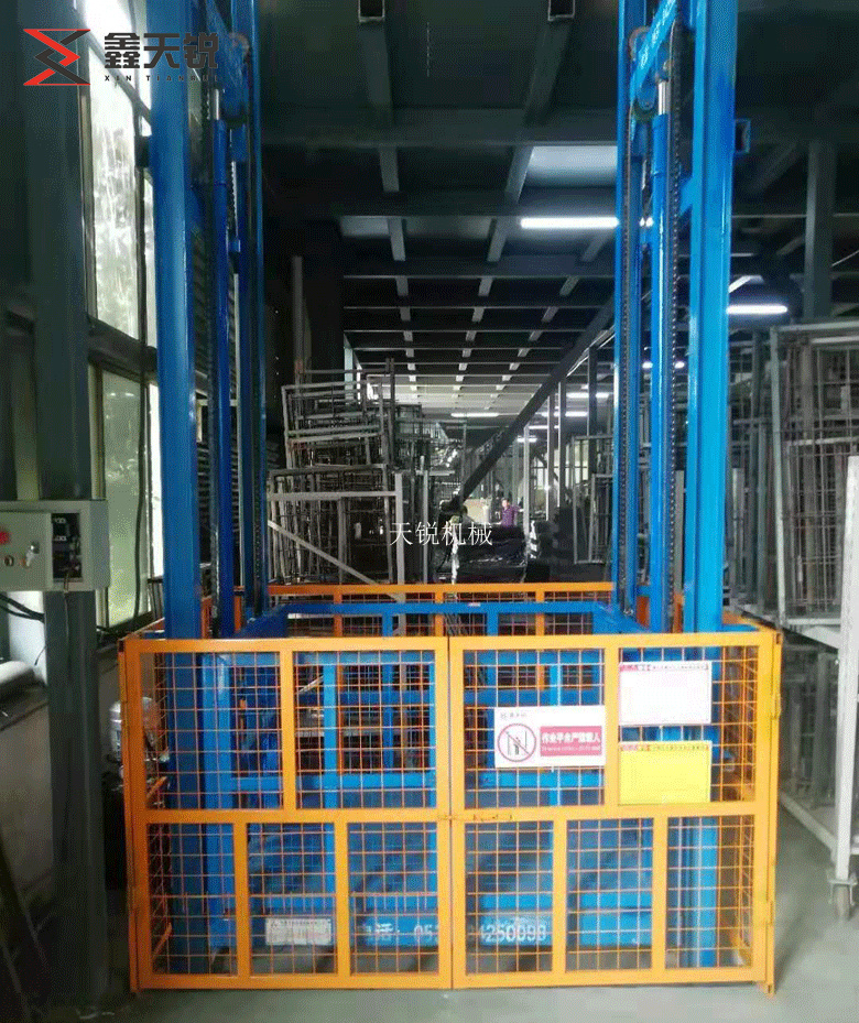可克达拉工厂升降货梯
